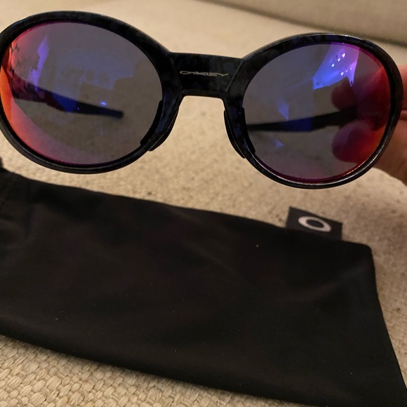 Oakley Eye Jacket Redux. Cobalt blue frame with positive red iridium lenses. - Picture 4 of 6